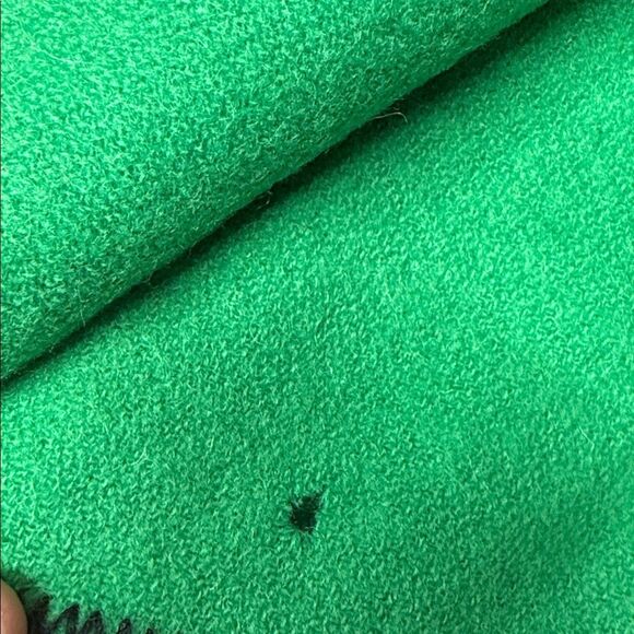 PIONEER Pure Wool Blanket in Green - Picture 3 of 3